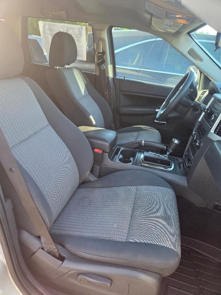 Jeep Grand Cherokee Laredo 4WD 2010