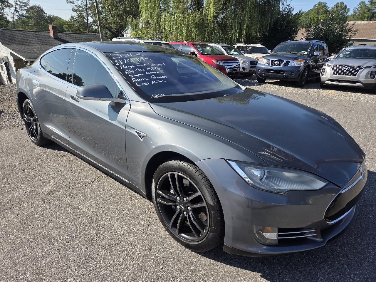 Tesla Model S Signature Performance 2013
