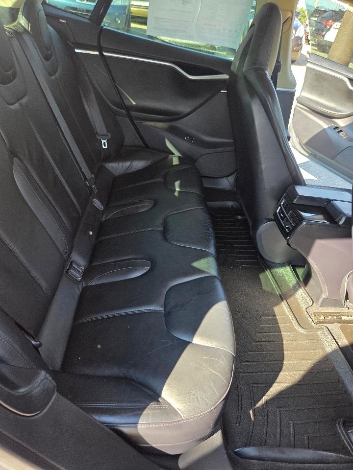 Tesla Model S Signature Performance 2013