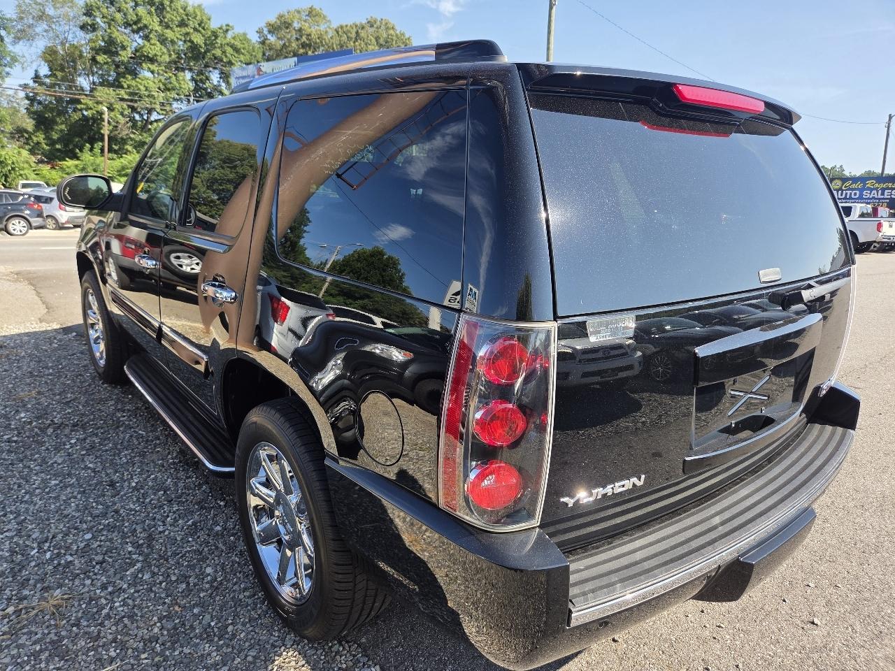 GMC Yukon Denali AWD 2008