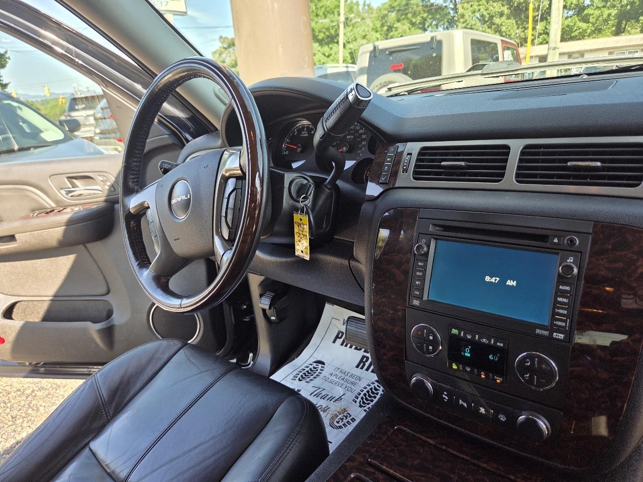 GMC Yukon Denali AWD 2008