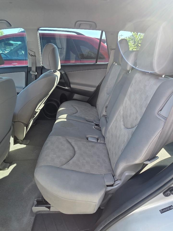 Toyota RAV4 Base I4 4WD 2012