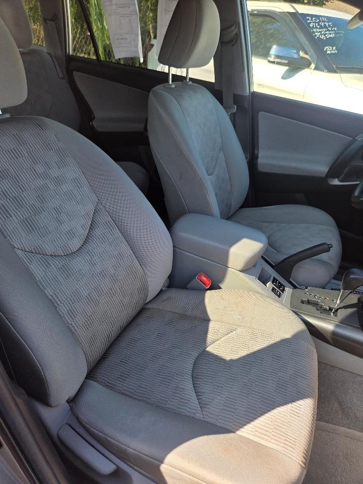 Toyota RAV4 Base I4 4WD 2012