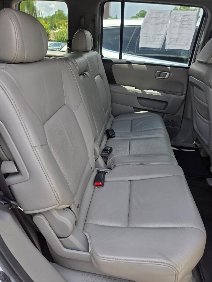 Honda Pilot EX-L 4WD 5-Spd AT with DVD 2010