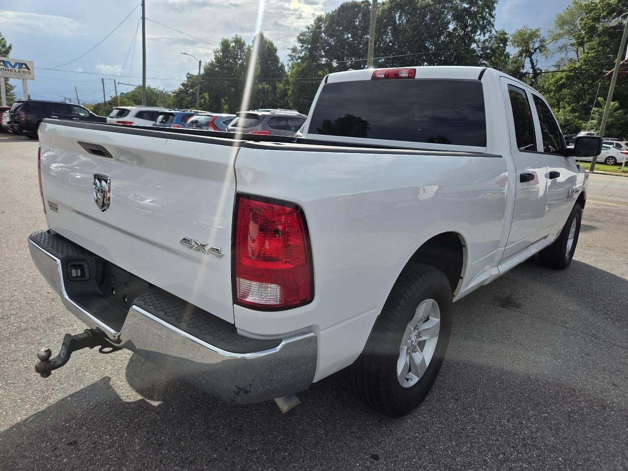RAM 1500 Tradesman Quad Cab 4WD 2015