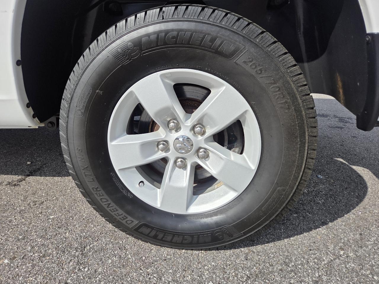 RAM 1500 Tradesman Quad Cab 4WD 2015