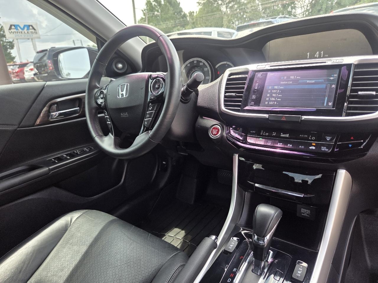 Honda Accord Touring V6 Sedan 6-Spd AT 2017
