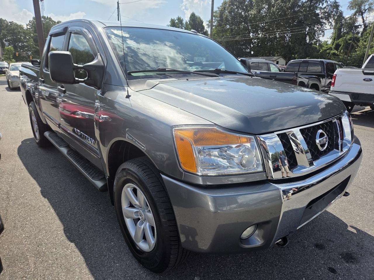 Nissan Titan S Crew Cab 4WD 2014