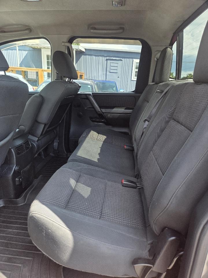 Nissan Titan S Crew Cab 4WD 2014