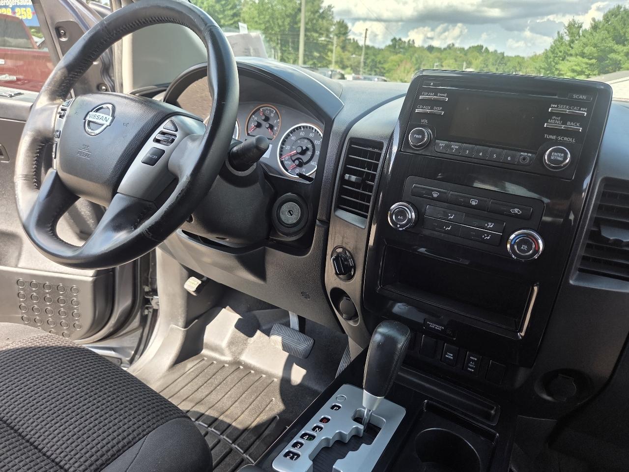 Nissan Titan S Crew Cab 4WD 2014