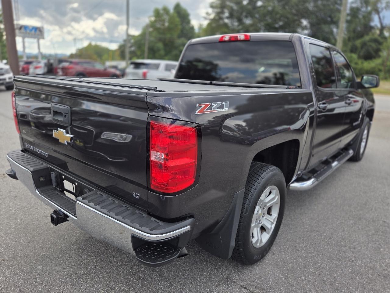 Chevrolet Silverado 1500 4WD Crew Cab 143.5" LT w/2LT 2015