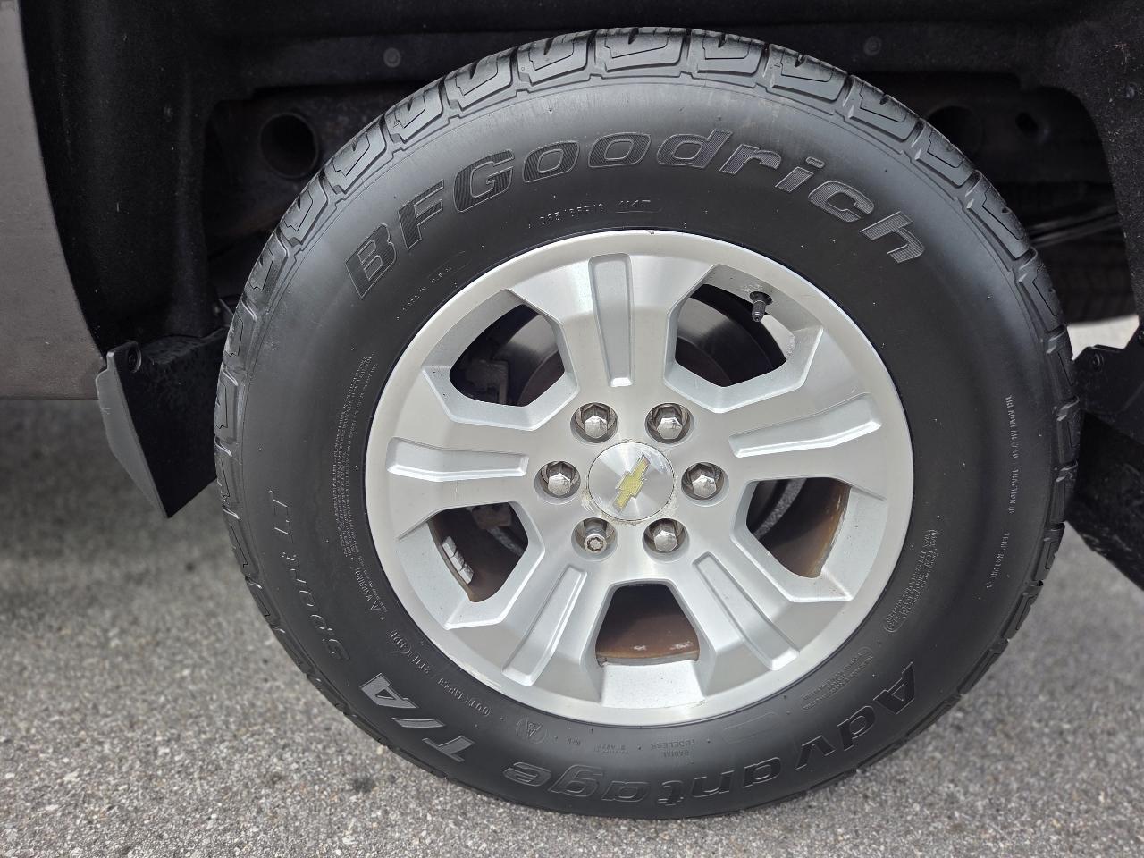 Chevrolet Silverado 1500 4WD Crew Cab 143.5" LT w/2LT 2015