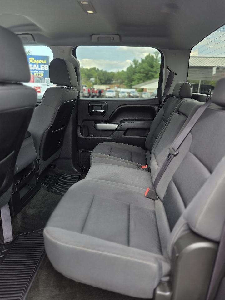 Chevrolet Silverado 1500 4WD Crew Cab 143.5" LT w/2LT 2015