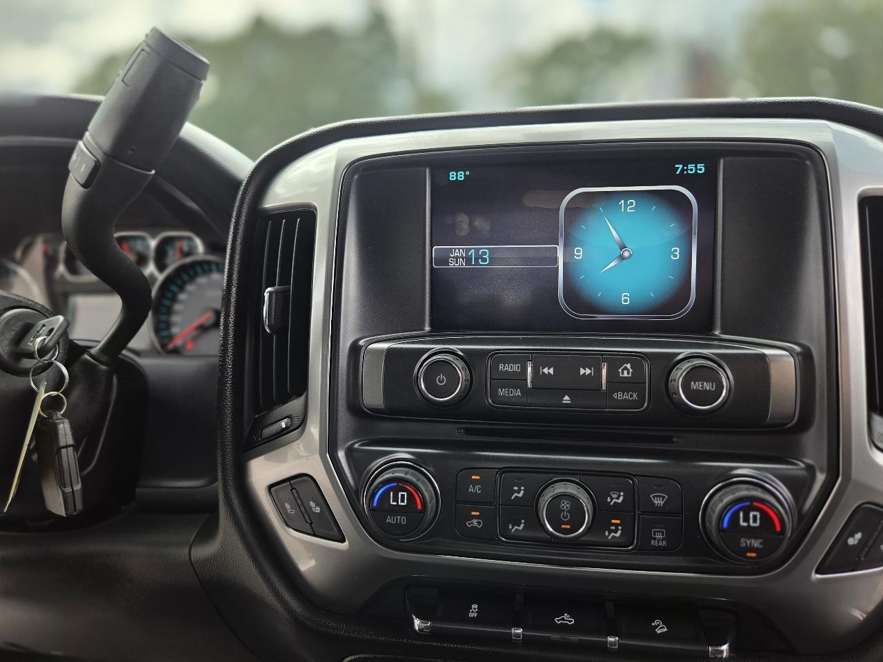 Chevrolet Silverado 1500 4WD Crew Cab 143.5" LT w/2LT 2015