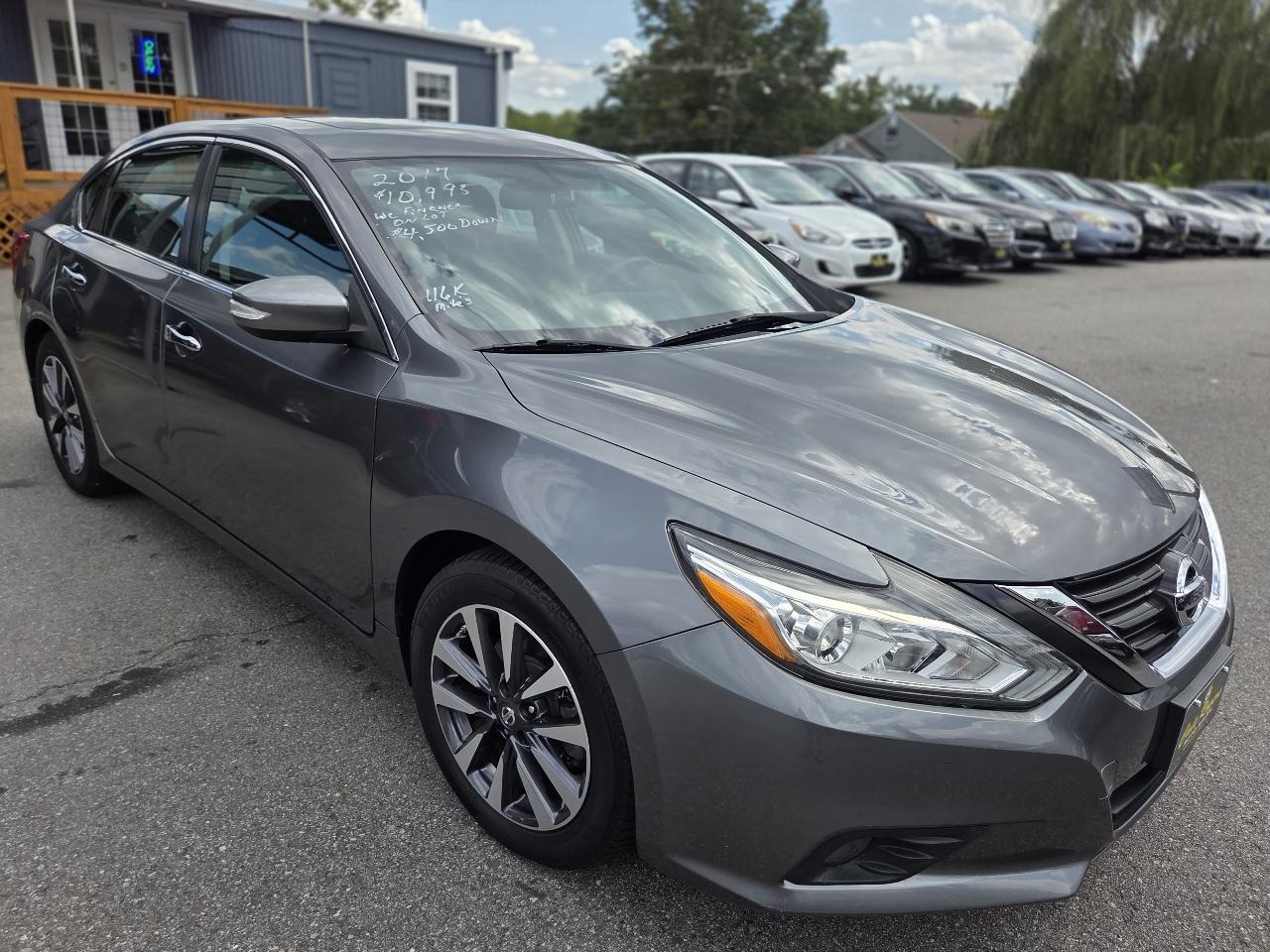 Nissan Altima 2.5 SV Sedan 2017