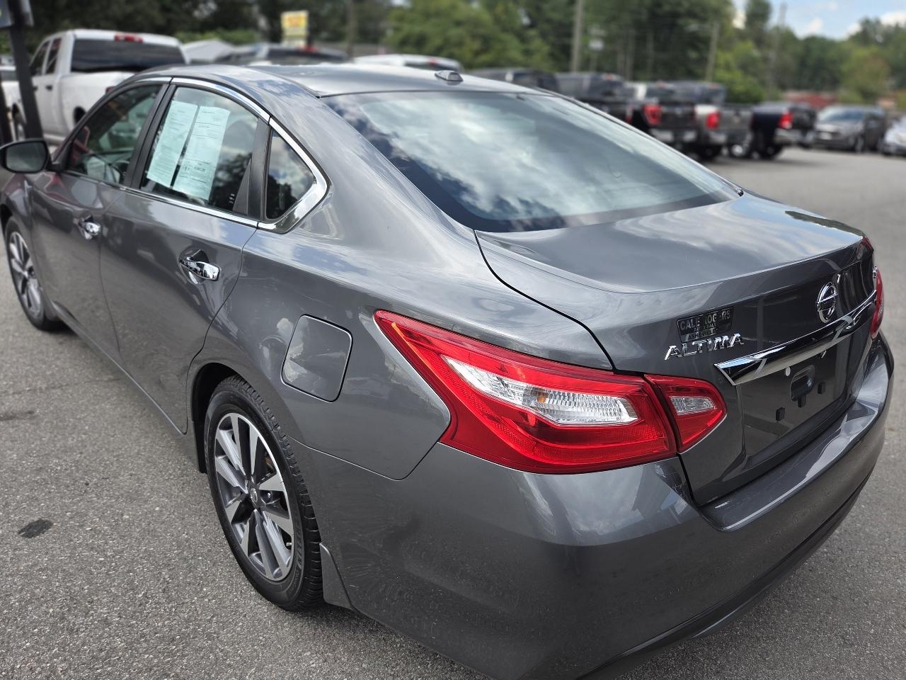 Nissan Altima 2.5 SV Sedan 2017