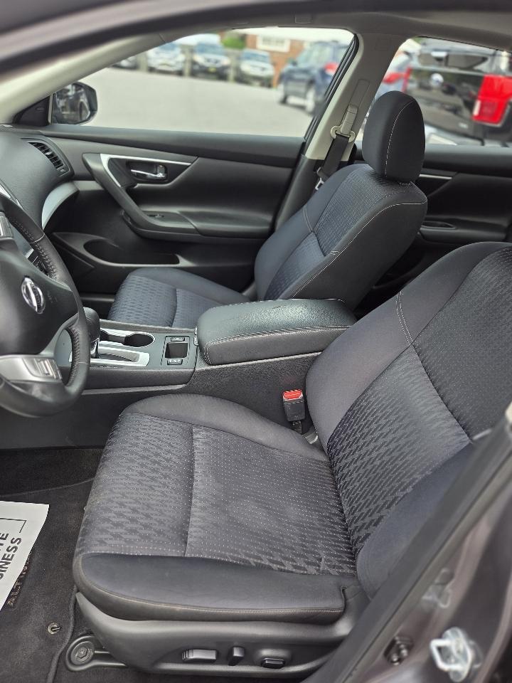 Nissan Altima 2.5 SV Sedan 2017