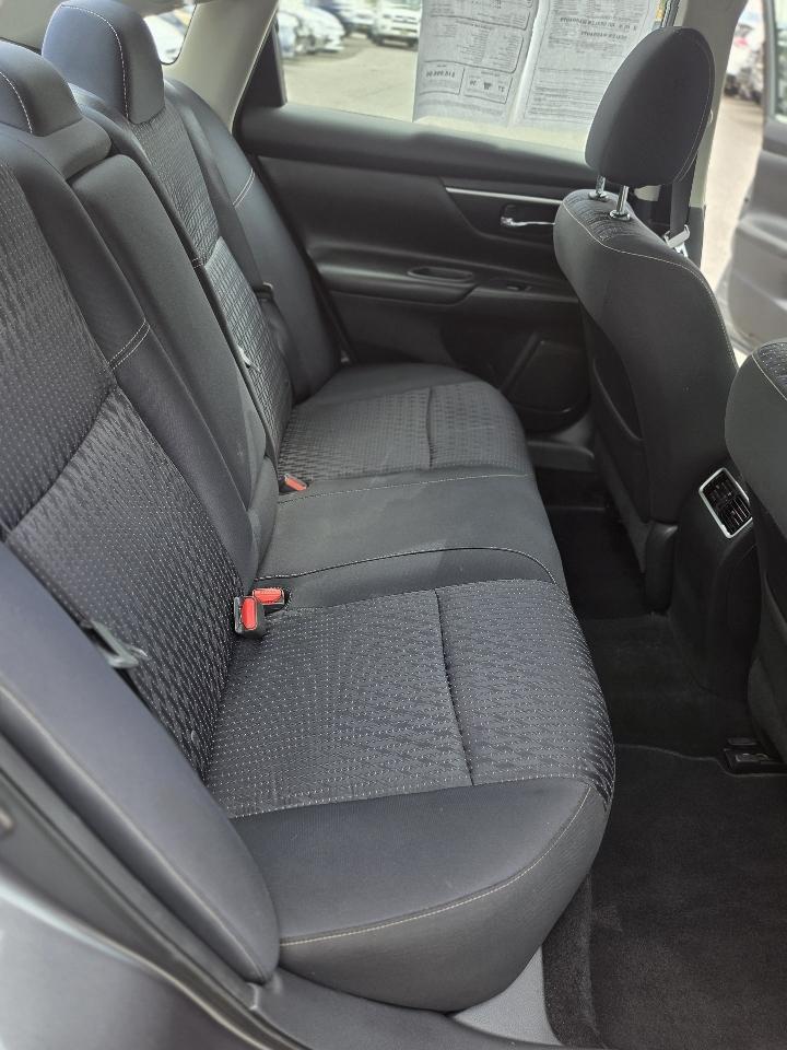Nissan Altima 2.5 SV Sedan 2017