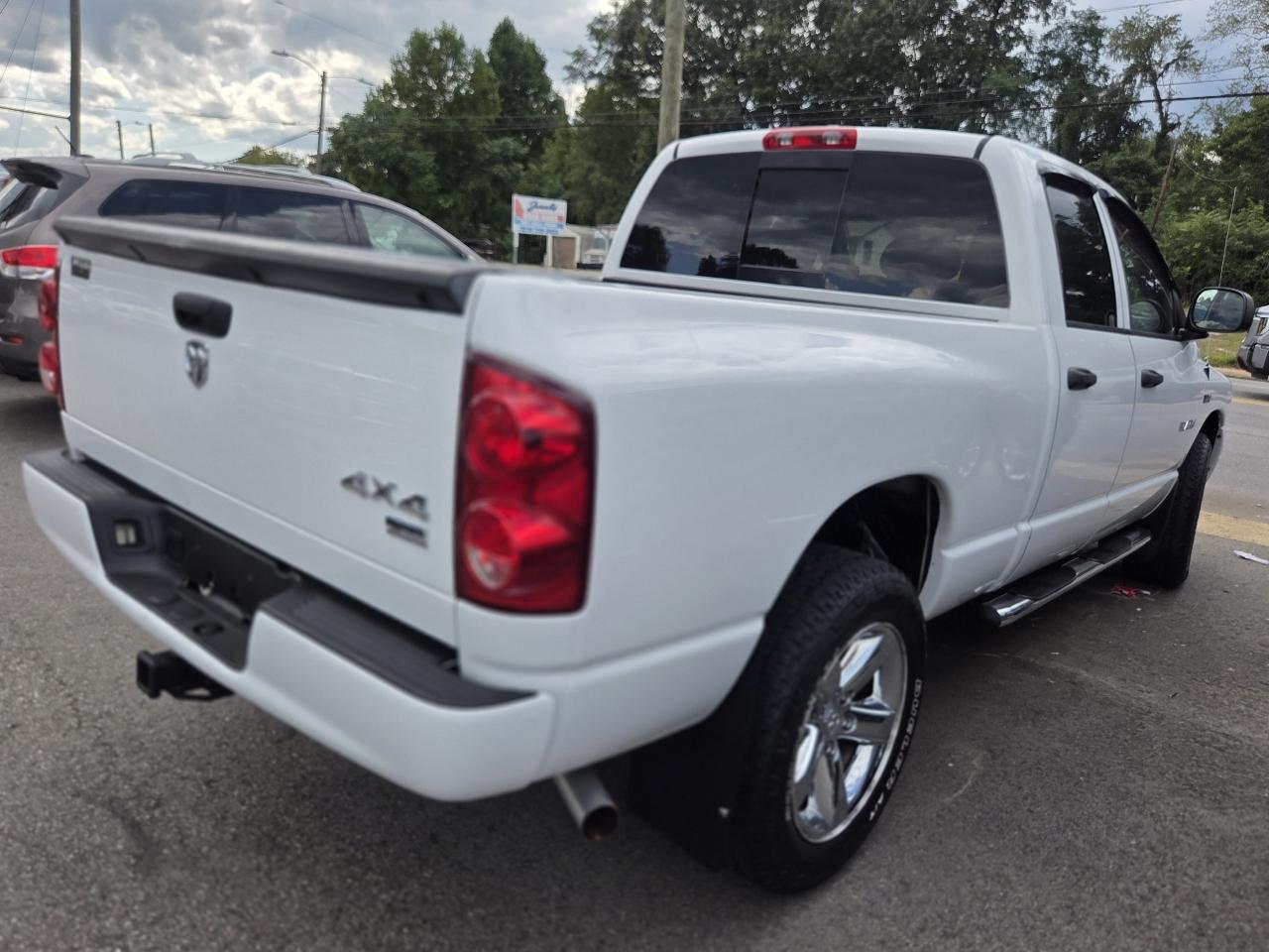 Dodge Ram 1500 4WD Quad Cab 140.5" SLT 2008