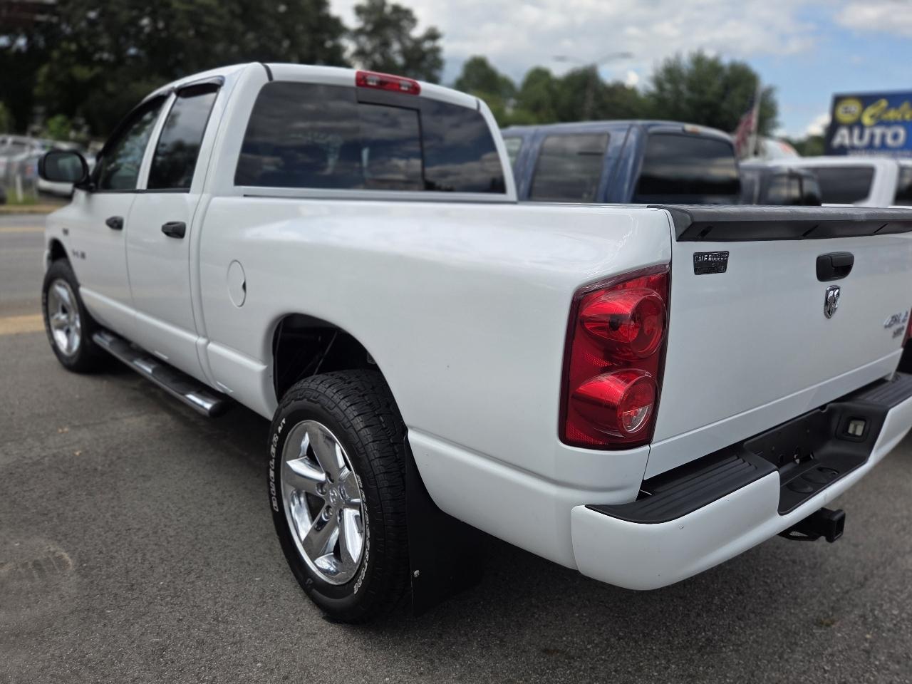 Dodge Ram 1500 4WD Quad Cab 140.5" SLT 2008