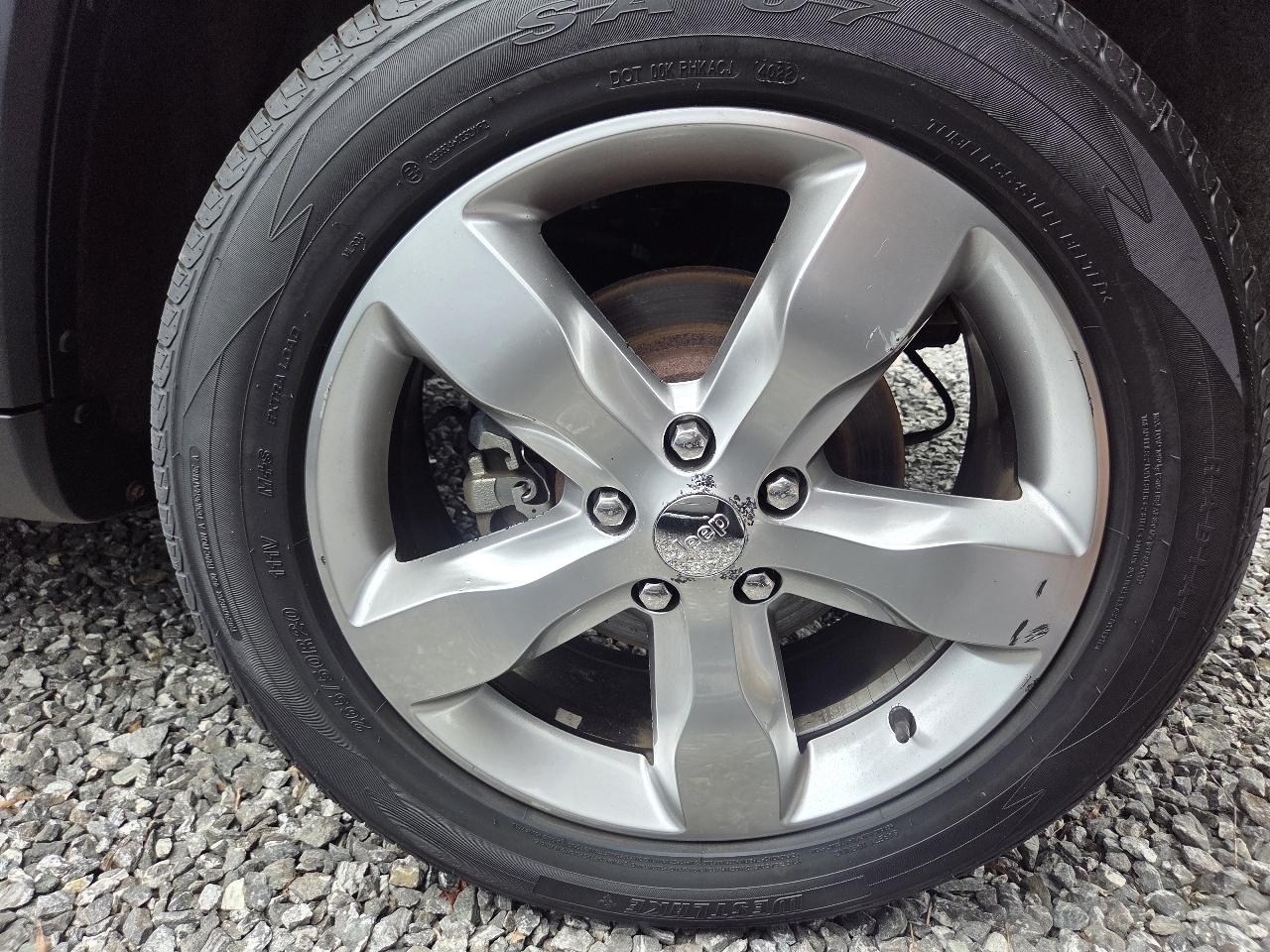 Jeep Grand Cherokee 4WD 4dr Overland 2011
