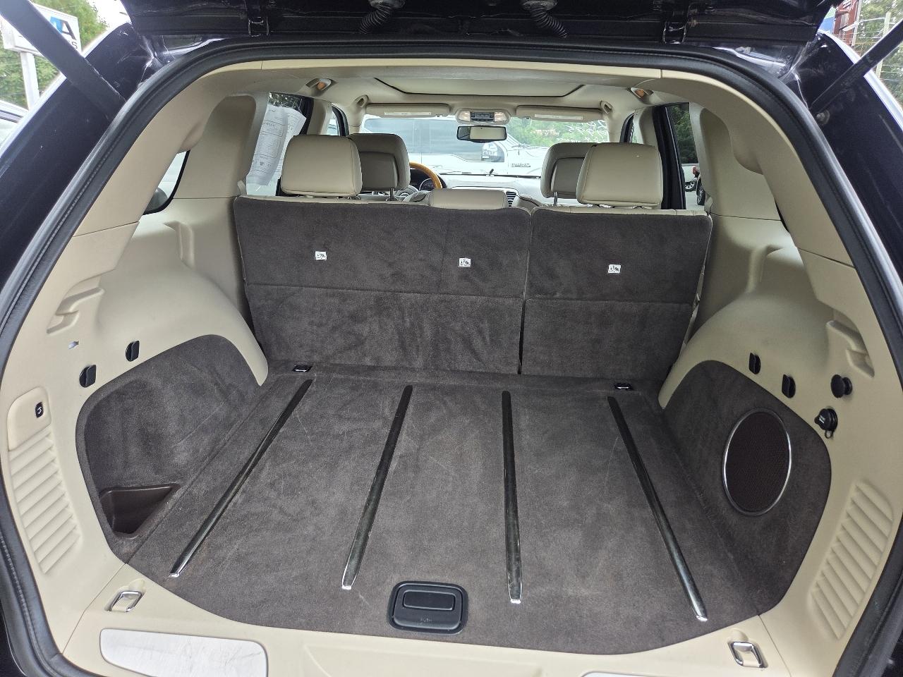 Jeep Grand Cherokee 4WD 4dr Overland 2011