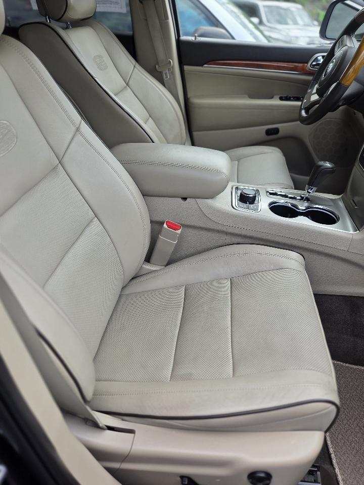 Jeep Grand Cherokee 4WD 4dr Overland 2011