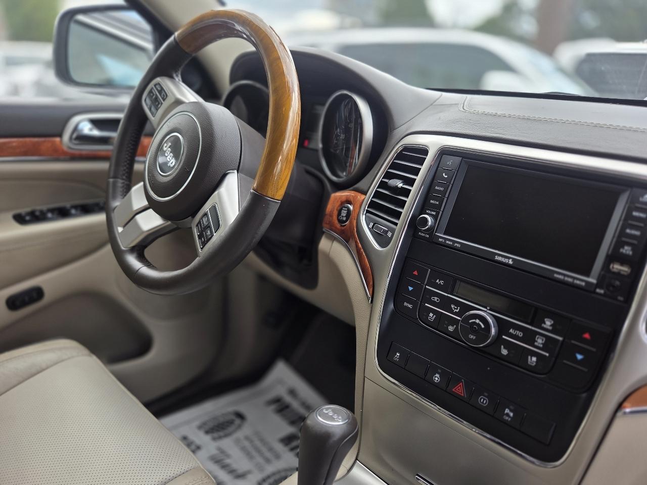 Jeep Grand Cherokee 4WD 4dr Overland 2011