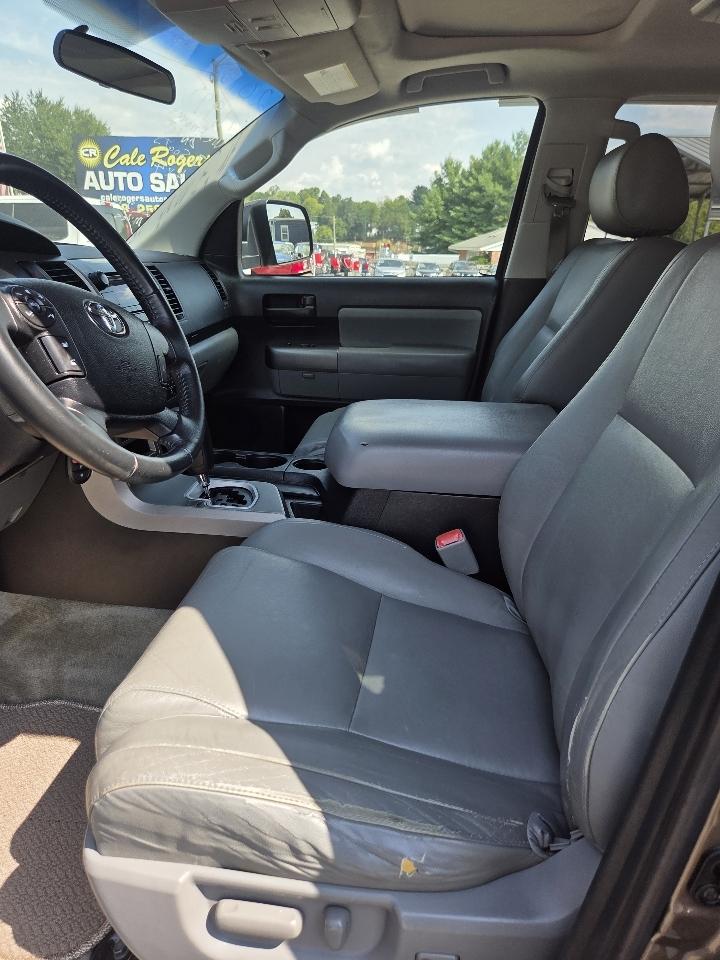 Toyota Sequoia 4WD LV8 6-Spd AT SR5 (Natl) 2010