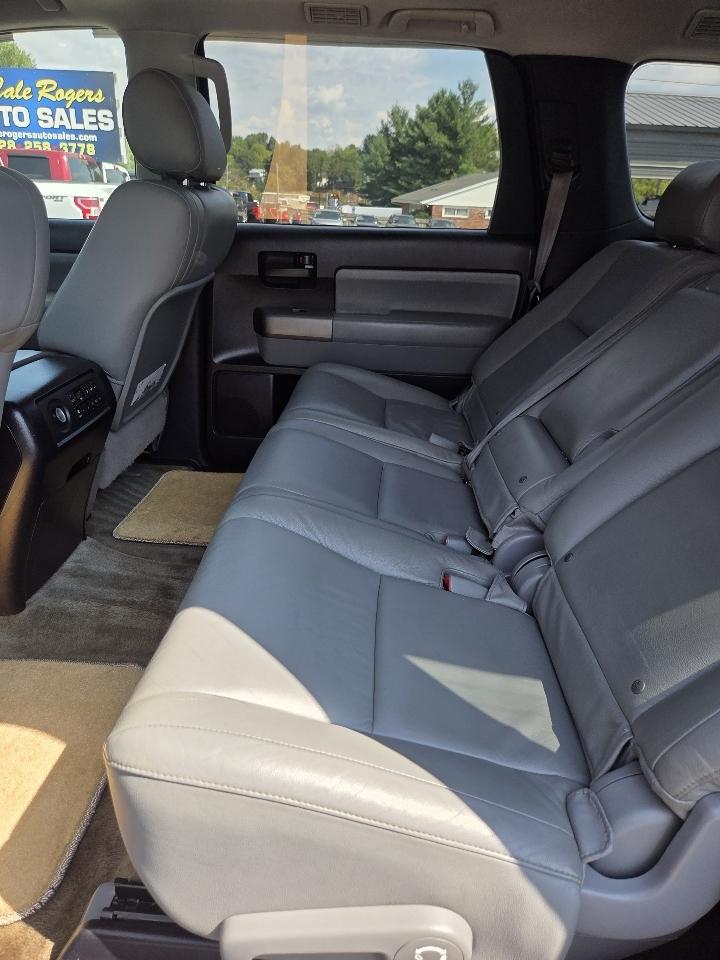 Toyota Sequoia 4WD LV8 6-Spd AT SR5 (Natl) 2010