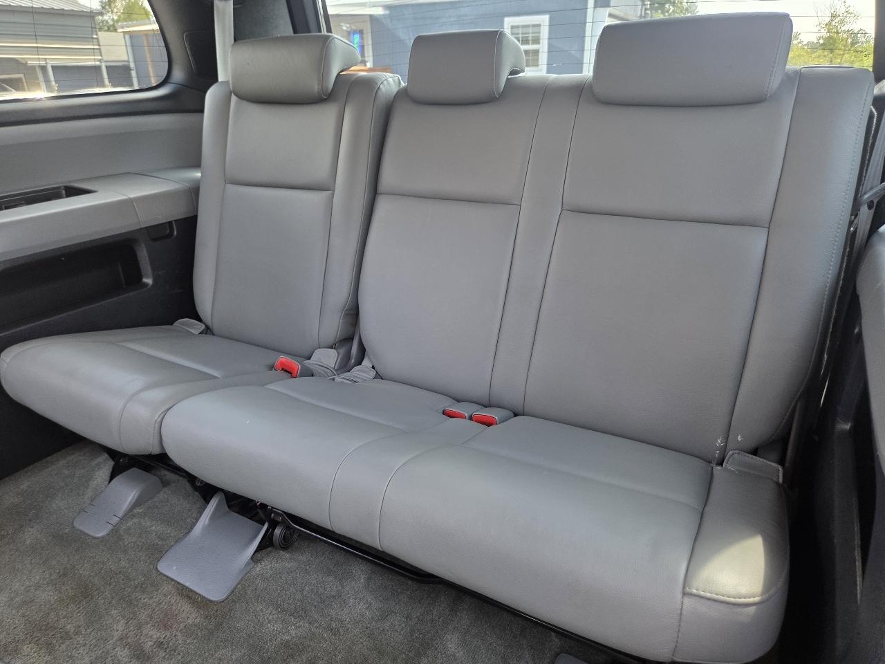 Toyota Sequoia 4WD LV8 6-Spd AT SR5 (Natl) 2010