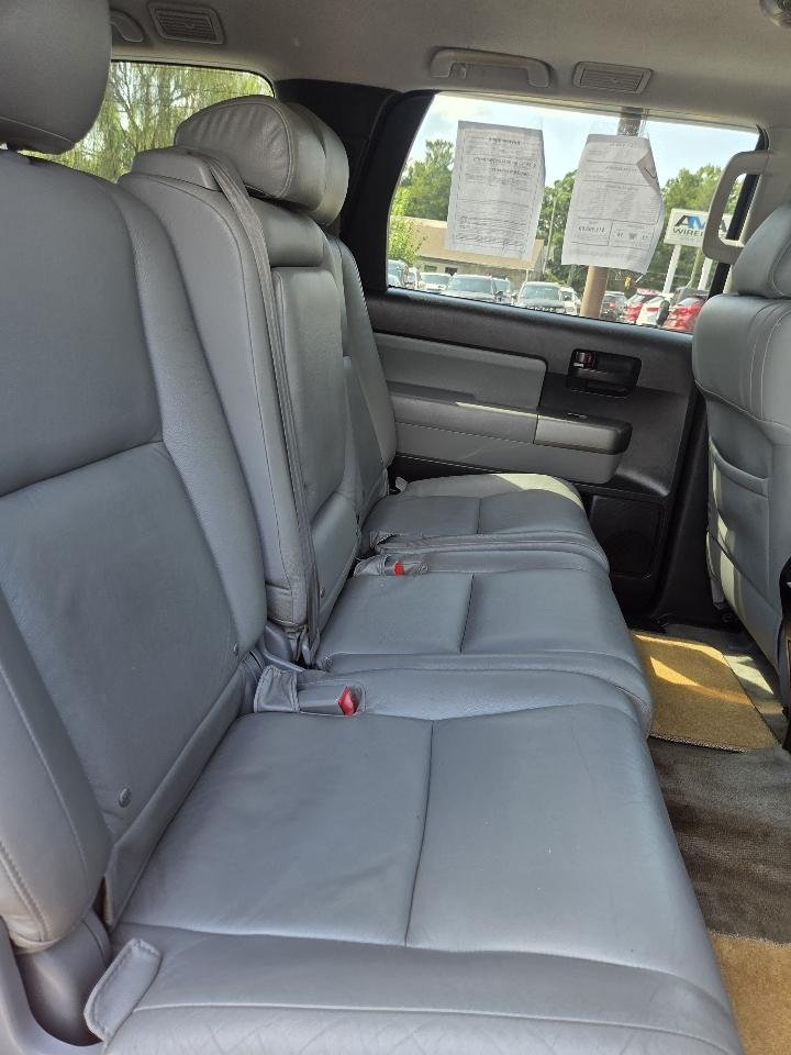 Toyota Sequoia 4WD LV8 6-Spd AT SR5 (Natl) 2010