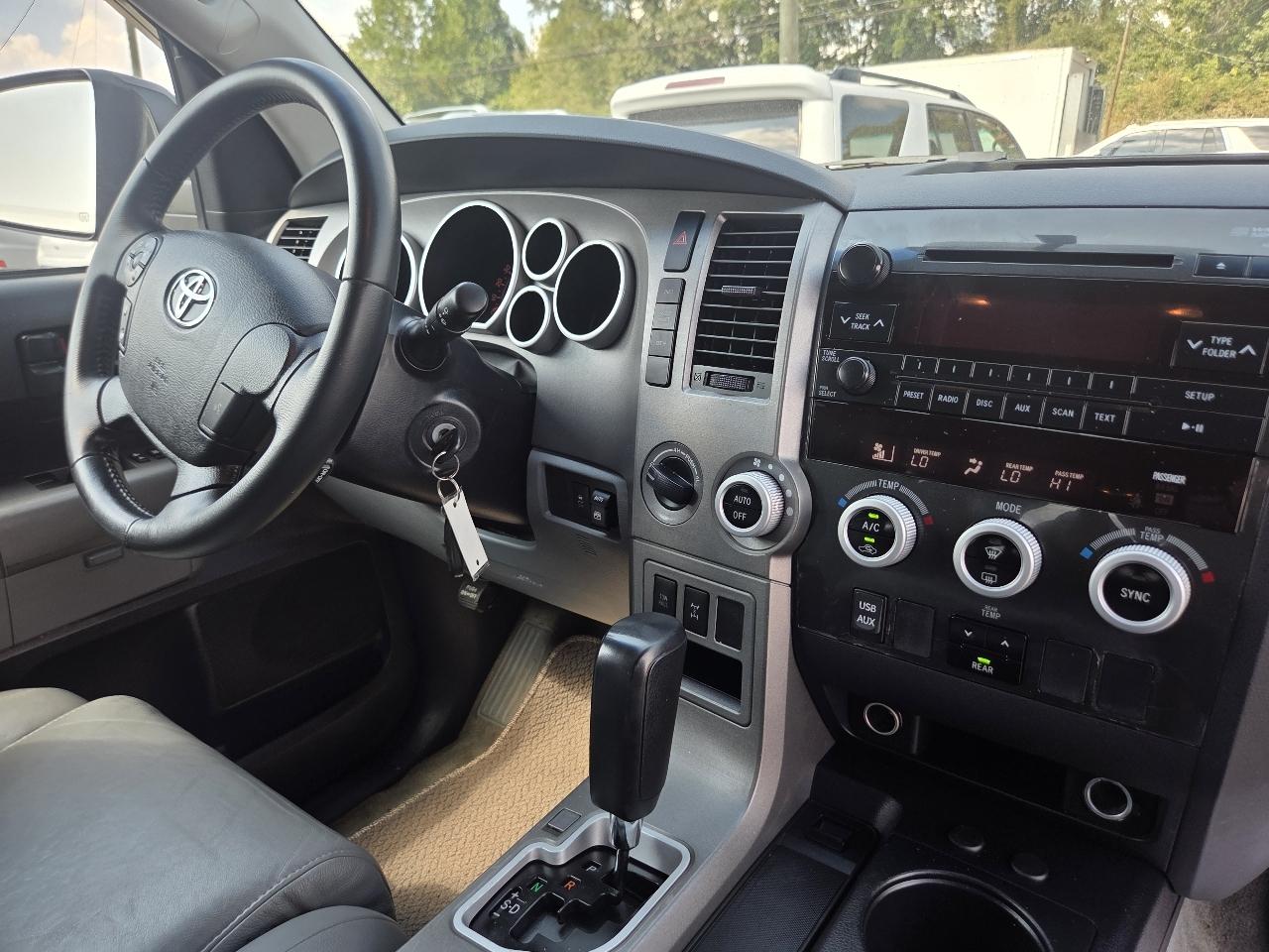 Toyota Sequoia 4WD LV8 6-Spd AT SR5 (Natl) 2010