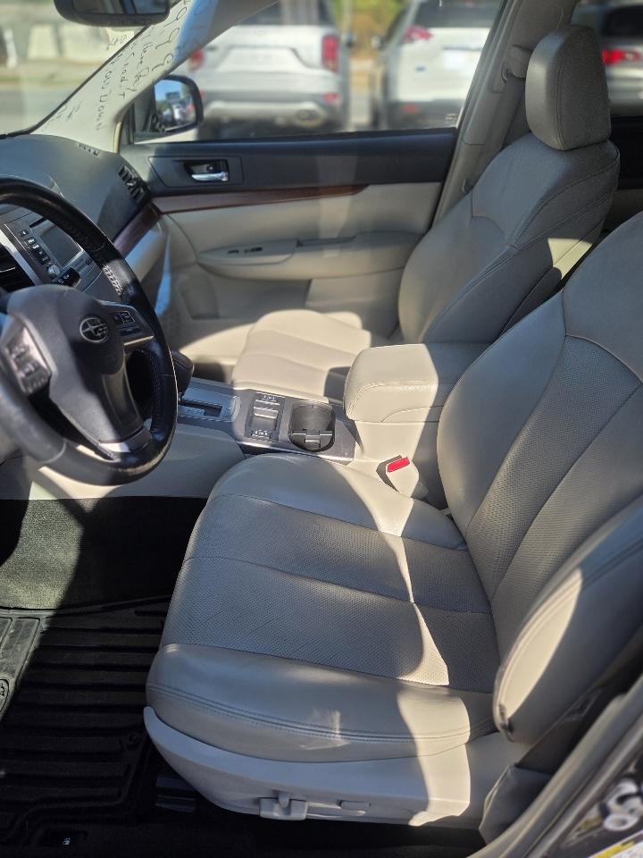 Subaru Outback 4dr Wgn H4 Auto 2.5i Limited 2014