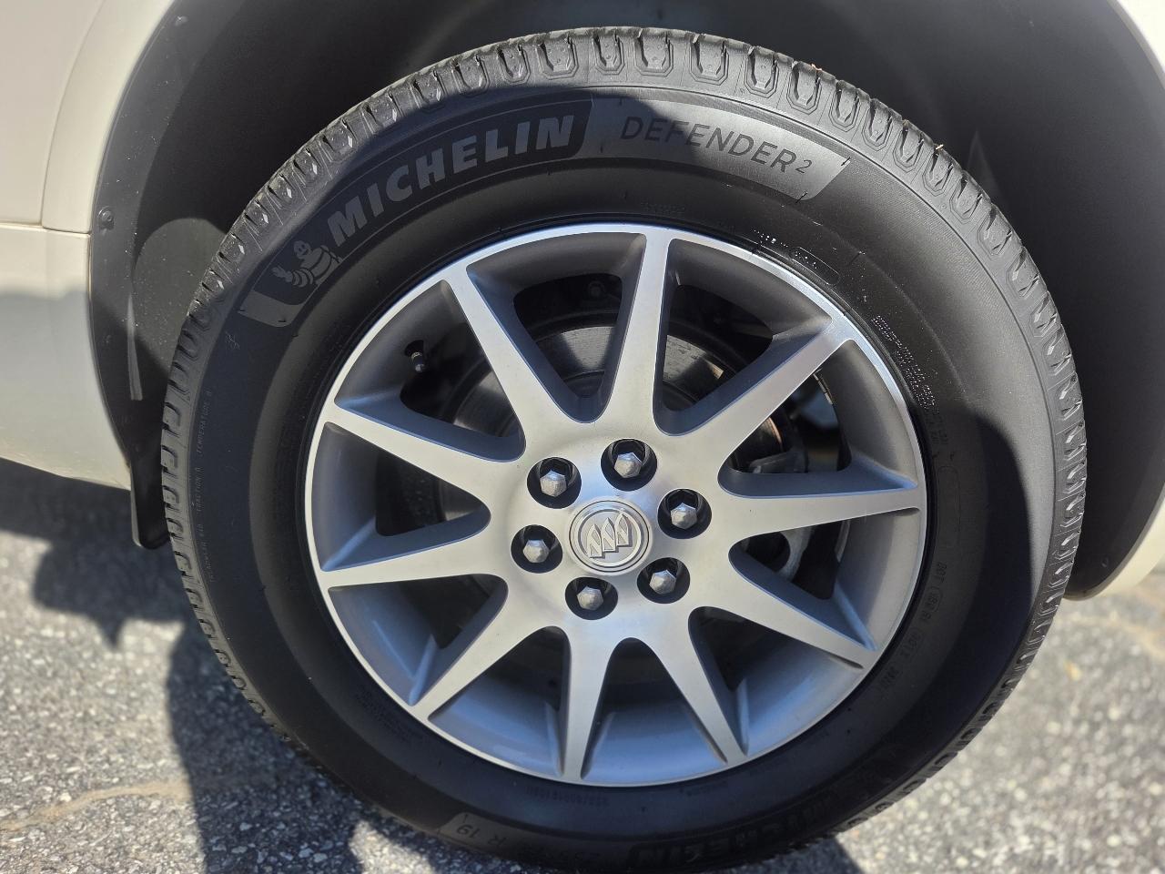 Buick Enclave FWD 4dr Premium 2014