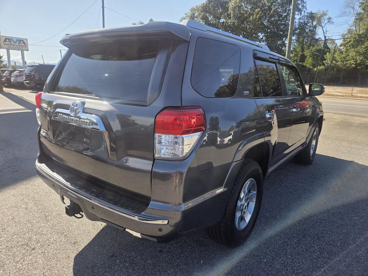 Toyota 4Runner 4WD 4dr V6 Limited (Natl) 2011