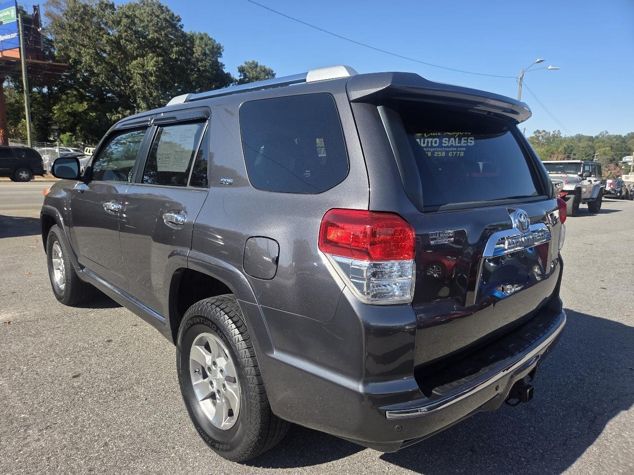 Toyota 4Runner 4WD 4dr V6 Limited (Natl) 2011
