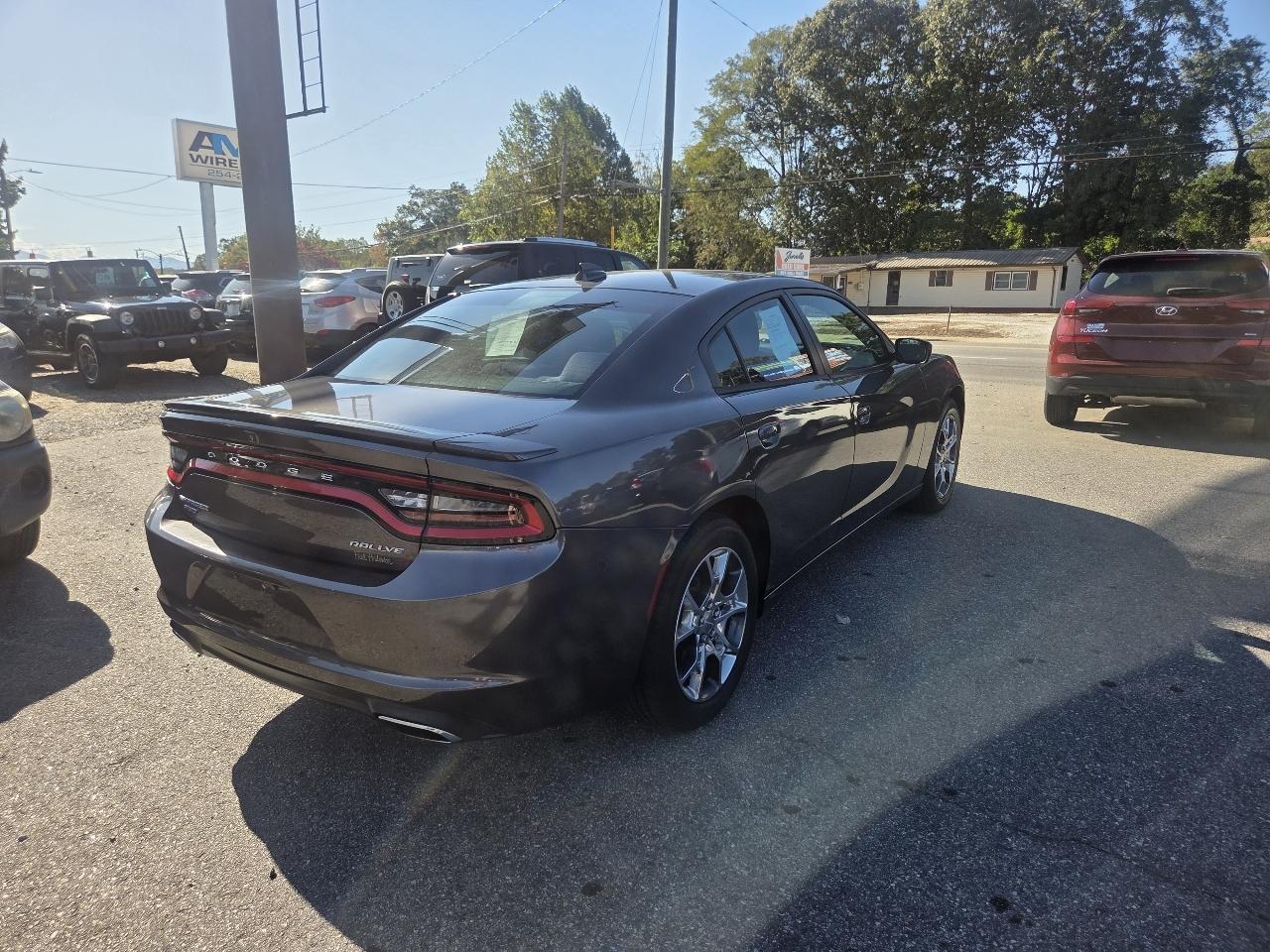Dodge Charger 4dr Sdn SXT AWD 2015