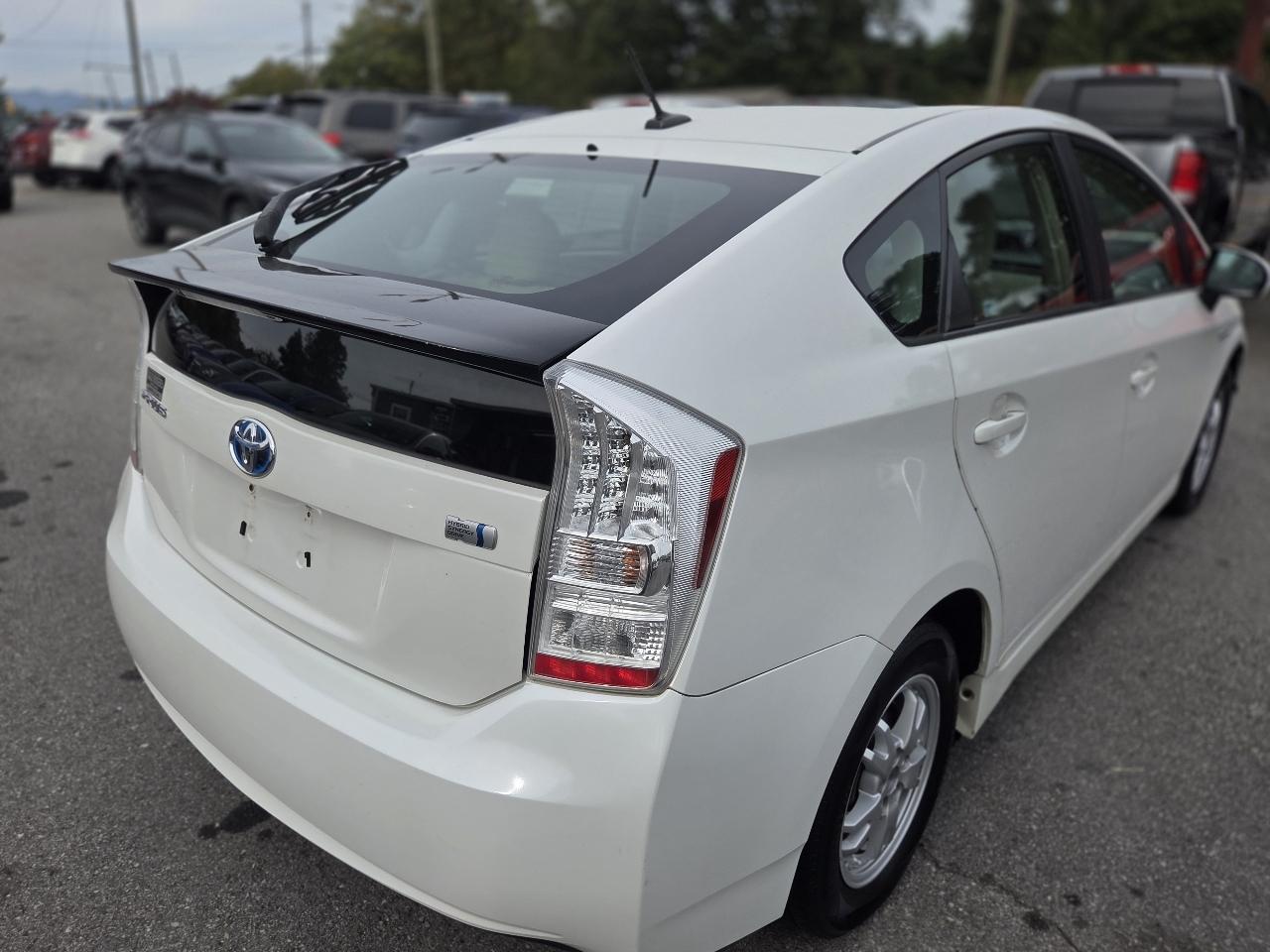 Toyota Prius 5dr HB III (Natl) 2011