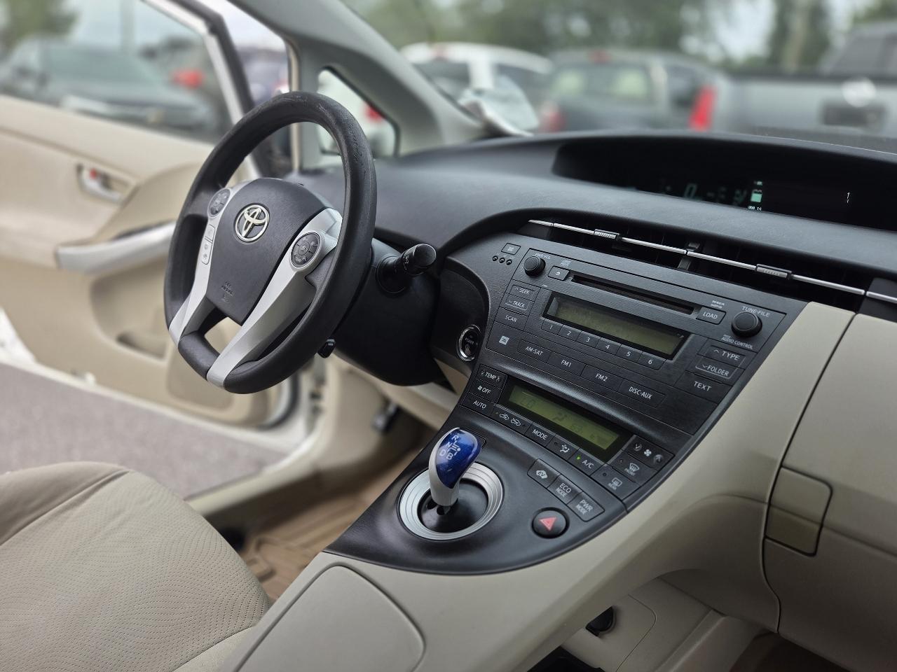 Toyota Prius 5dr HB III (Natl) 2011