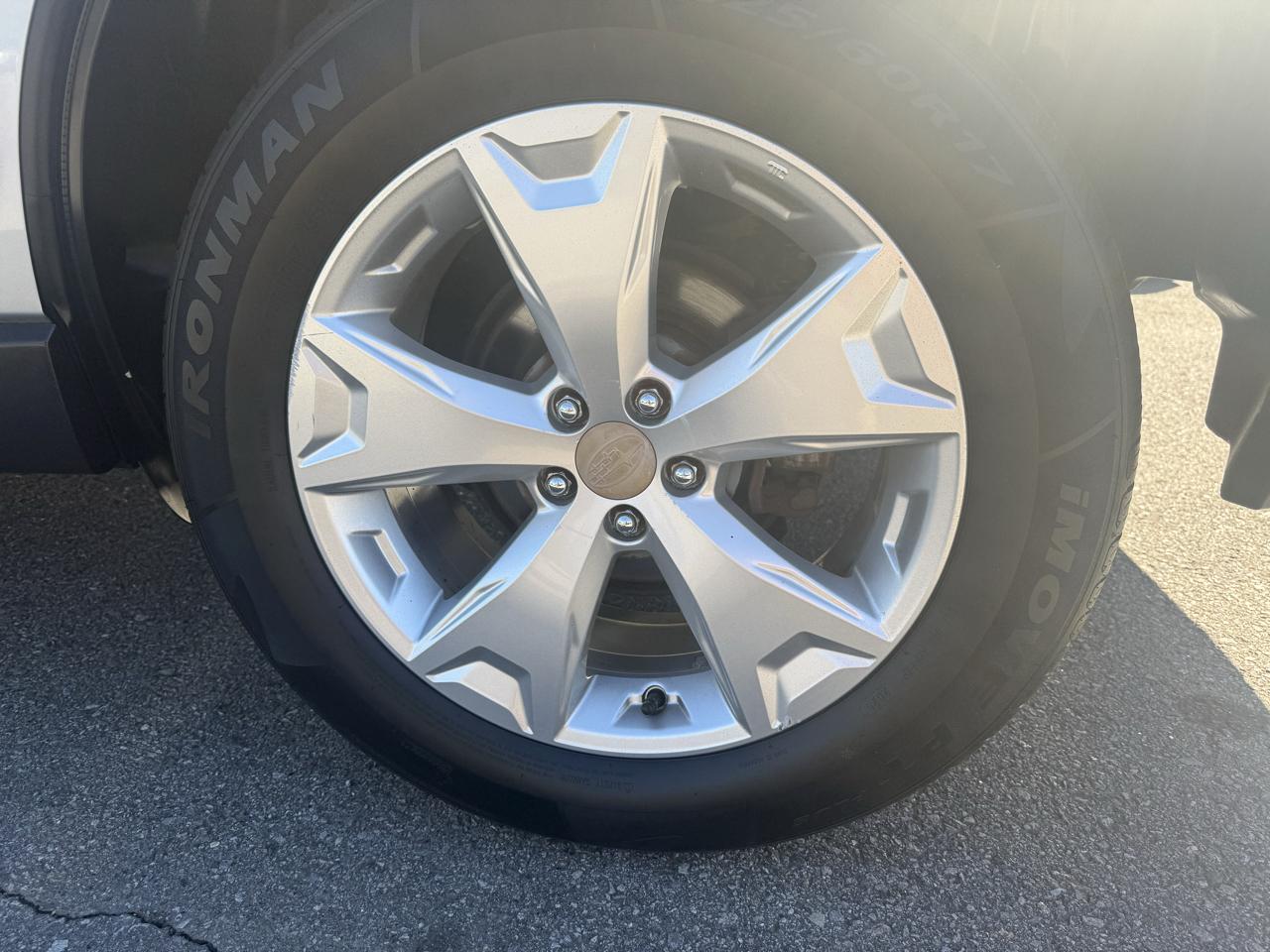 Subaru Forester 4dr CVT 2.5i PZEV 2015