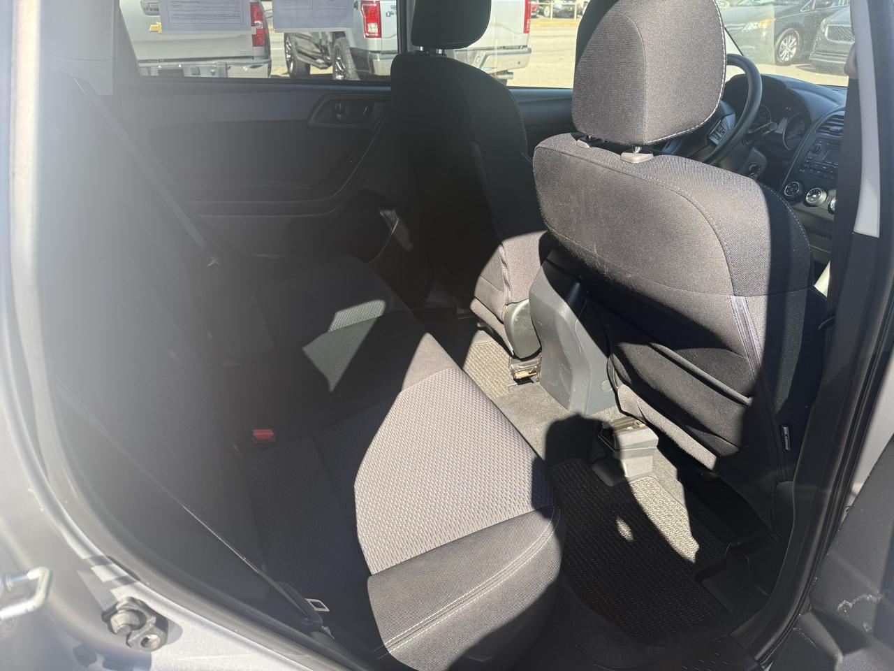Subaru Forester 4dr CVT 2.5i PZEV 2015