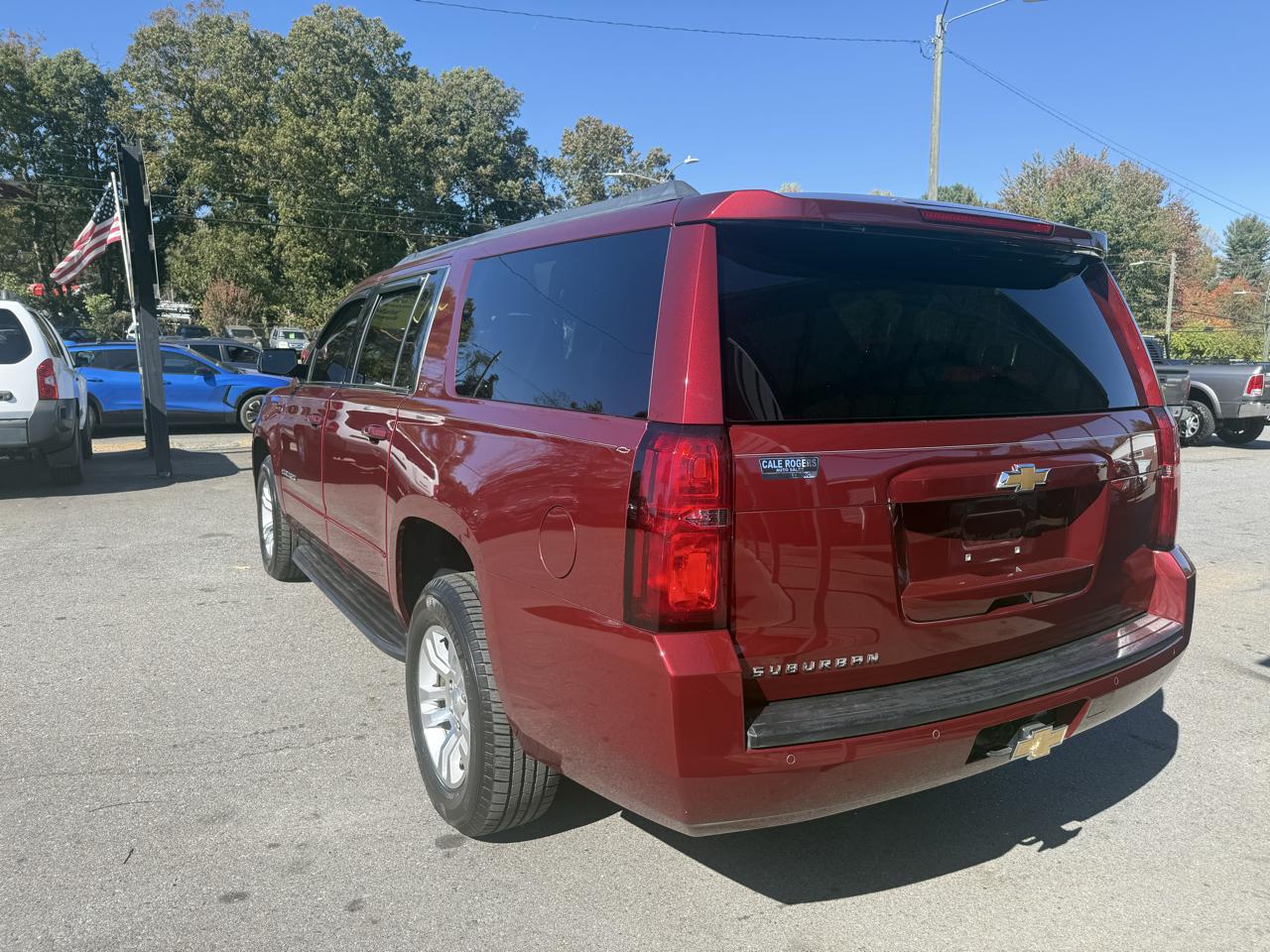 Chevrolet Suburban 4WD 4dr 1500 LT 2017