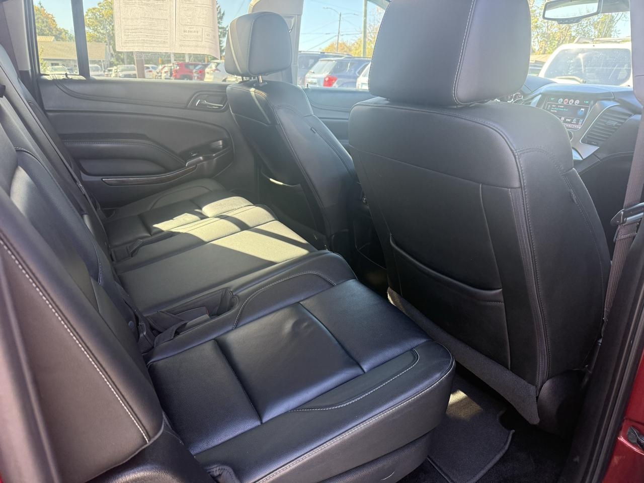 Chevrolet Suburban 4WD 4dr 1500 LT 2017