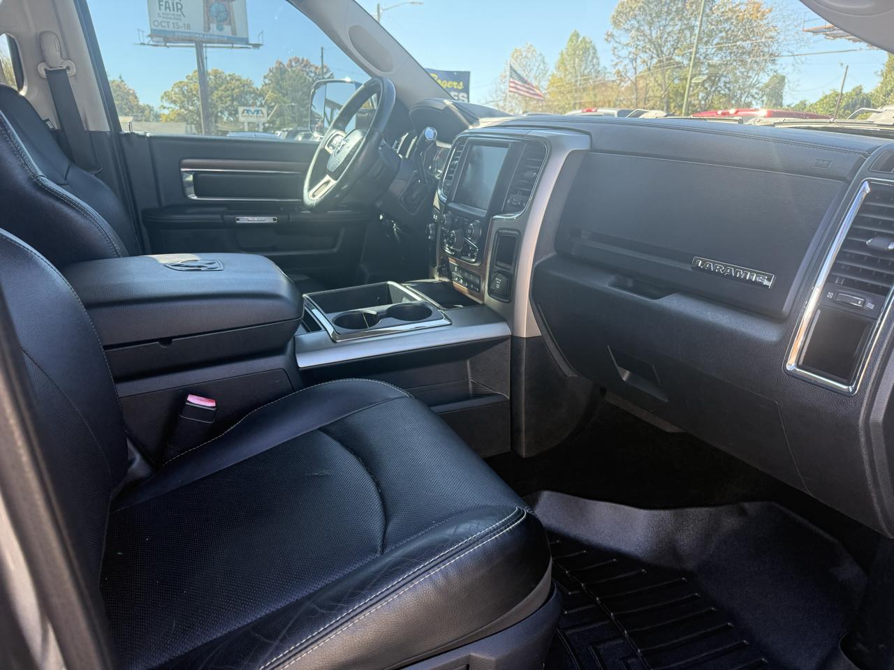 RAM 3500 4WD Crew Cab 169" Laramie 2013