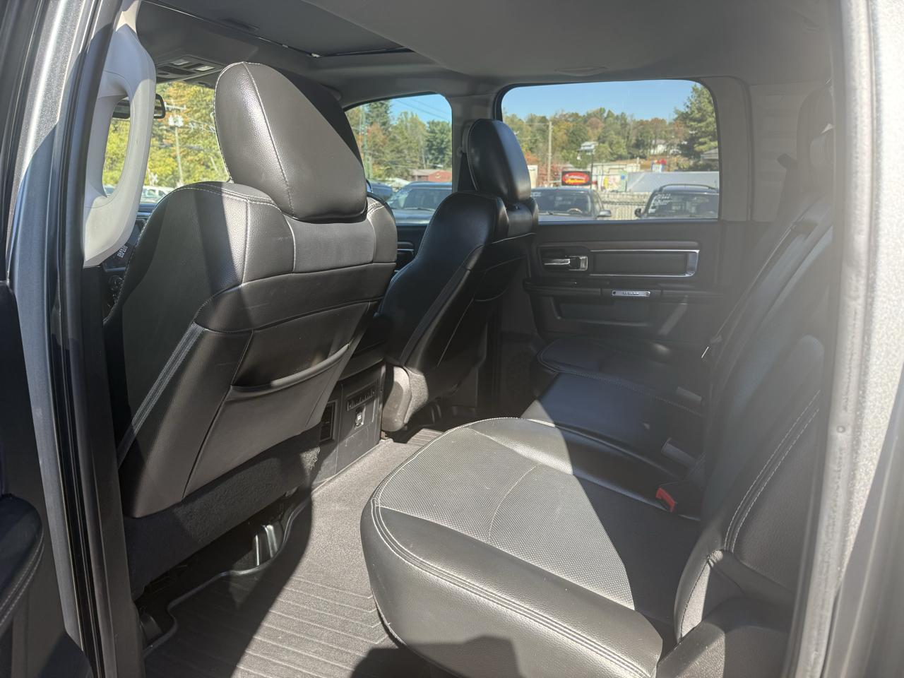 RAM 3500 4WD Crew Cab 169" Laramie 2013