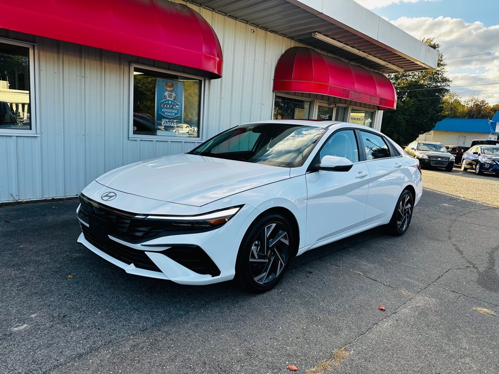 2025 Hyundai Elantra LIMITED