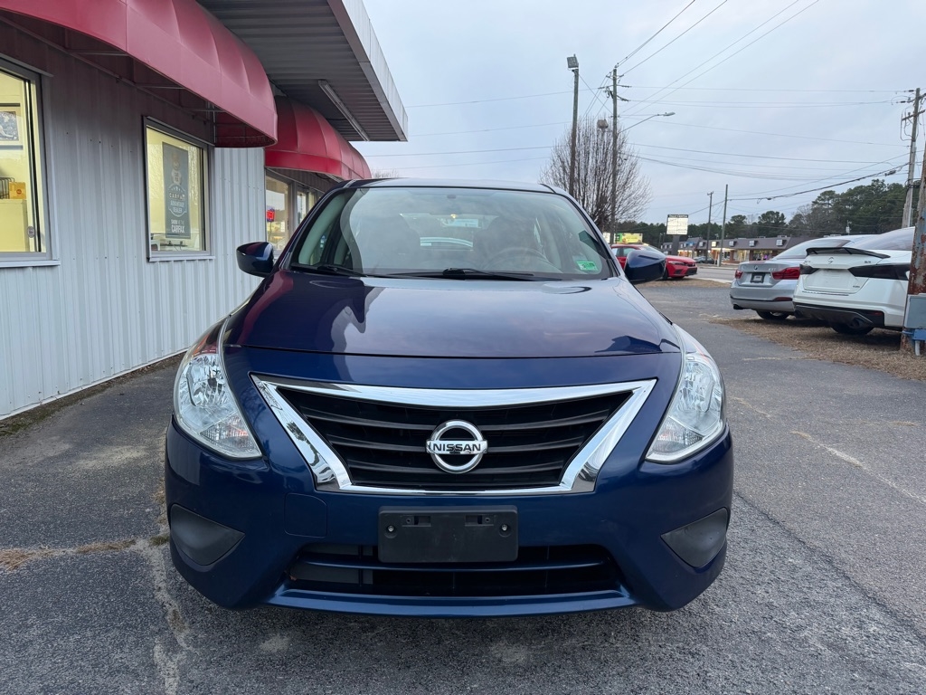 Nissan Versa  2019