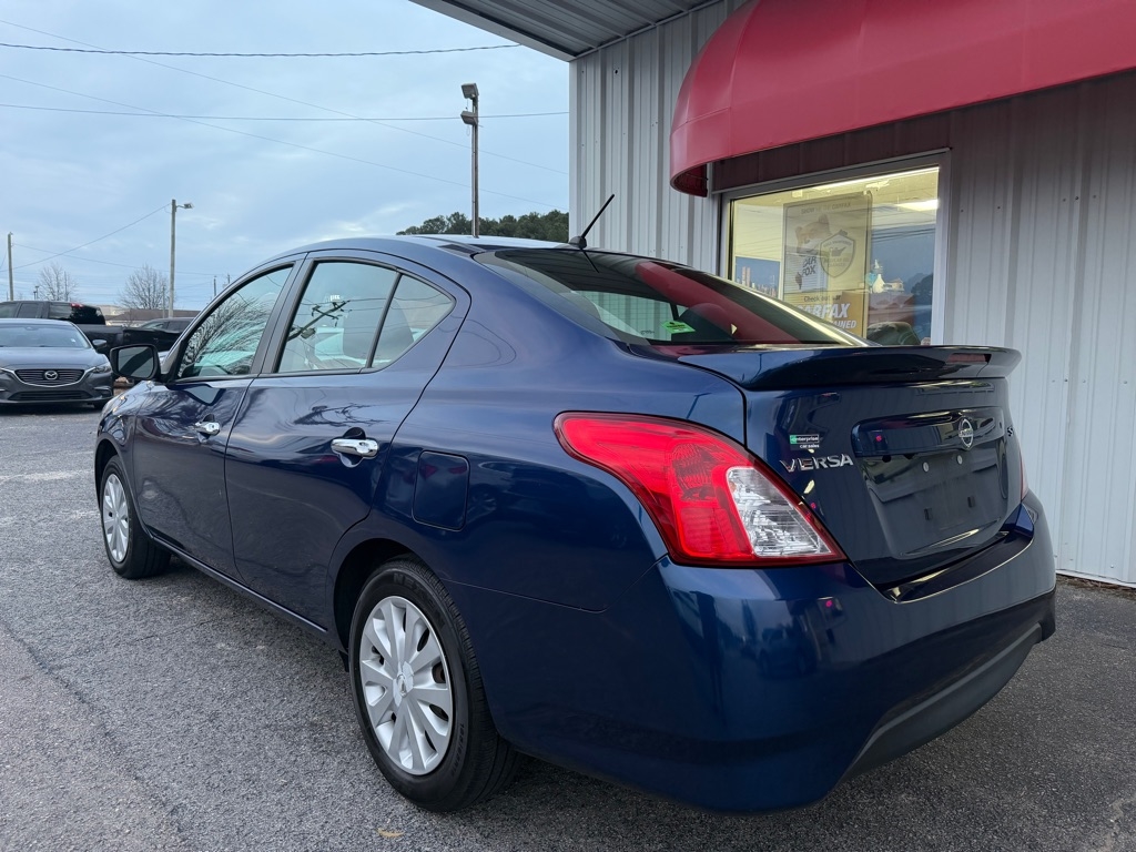 Nissan Versa  2019