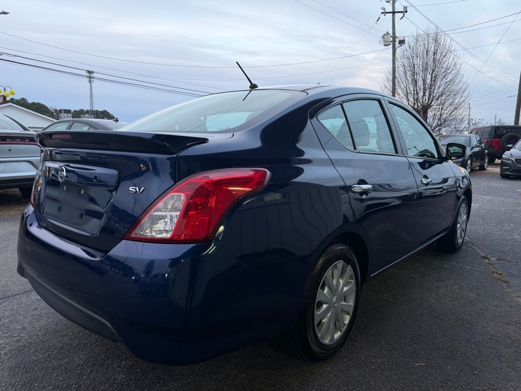 Nissan Versa  2019